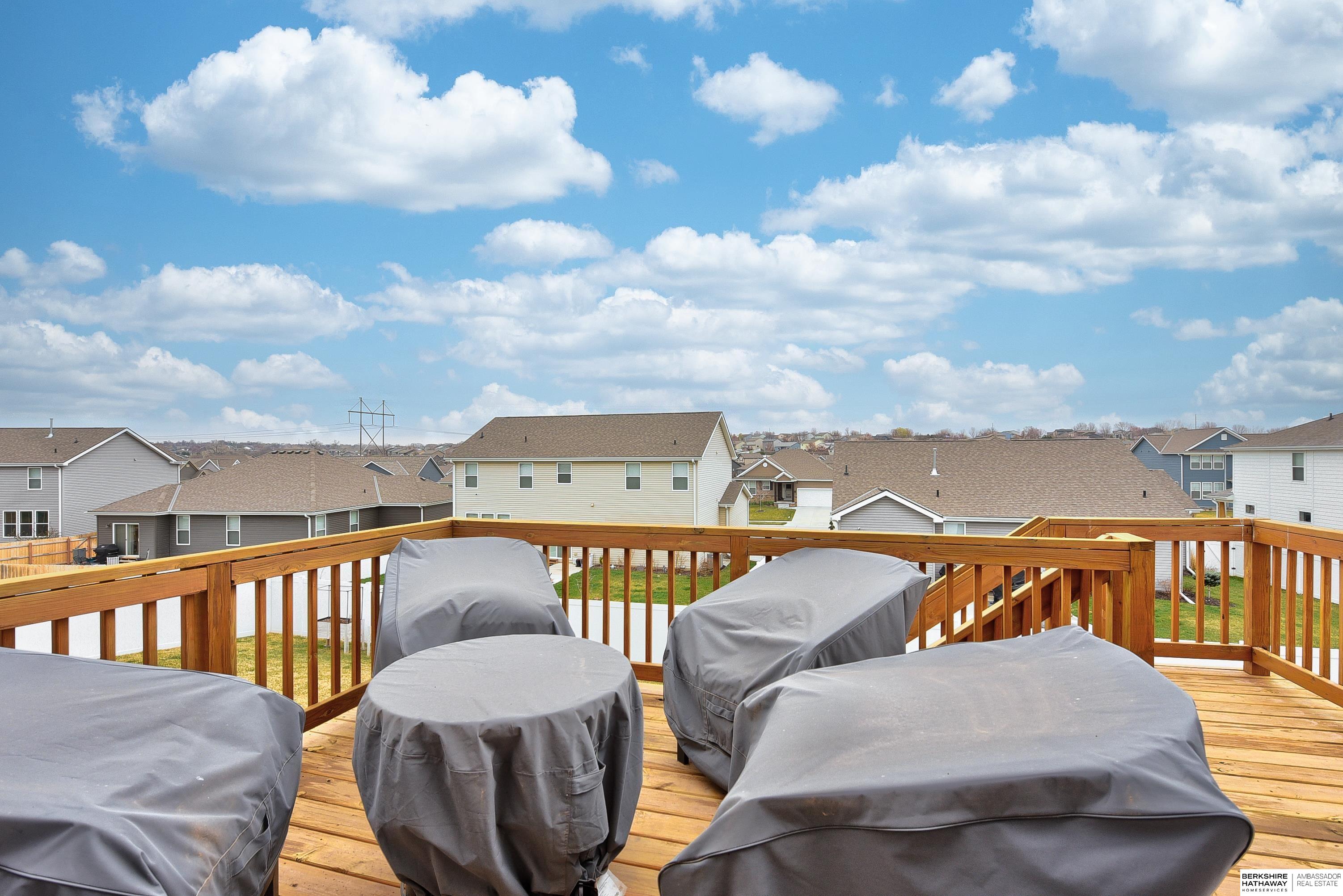 Omaha, Nebraska 68136, United States, 4 Bedrooms Bedrooms, ,3 BathroomsBathrooms,Residential,Pending,101126