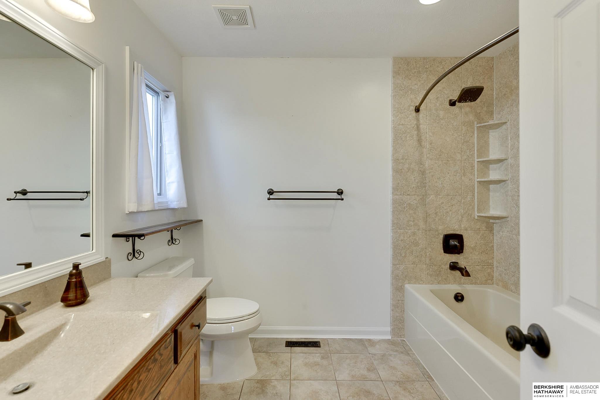 Omaha, Nebraska 68136, United States, 4 Bedrooms Bedrooms, ,3 BathroomsBathrooms,Residential,Active,112966