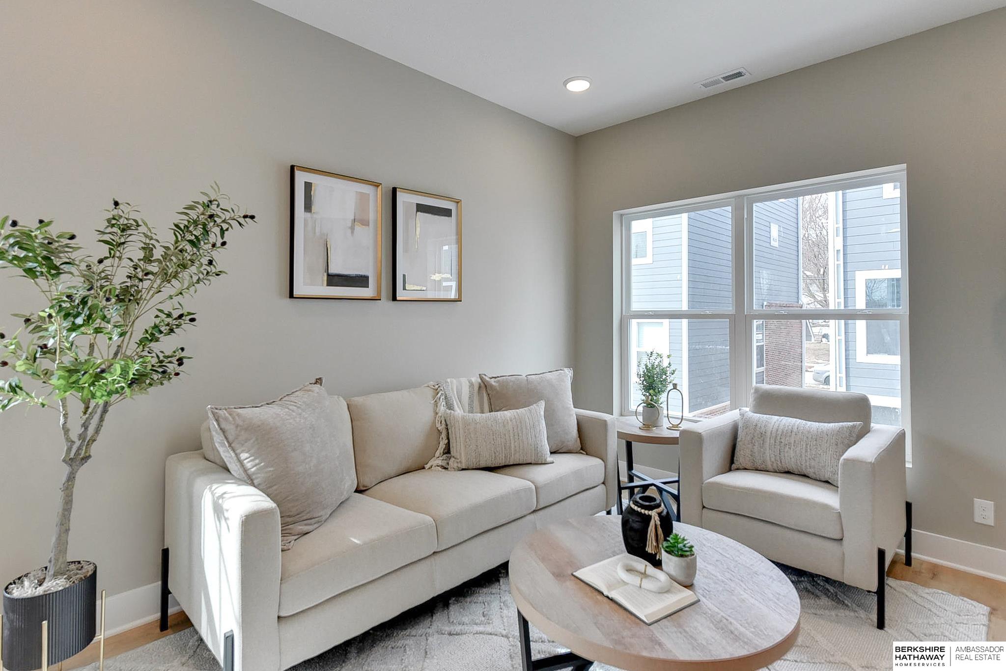 Omaha, Nebraska 68108, United States, 3 Bedrooms Bedrooms, ,4 BathroomsBathrooms,Residential,Active,94882