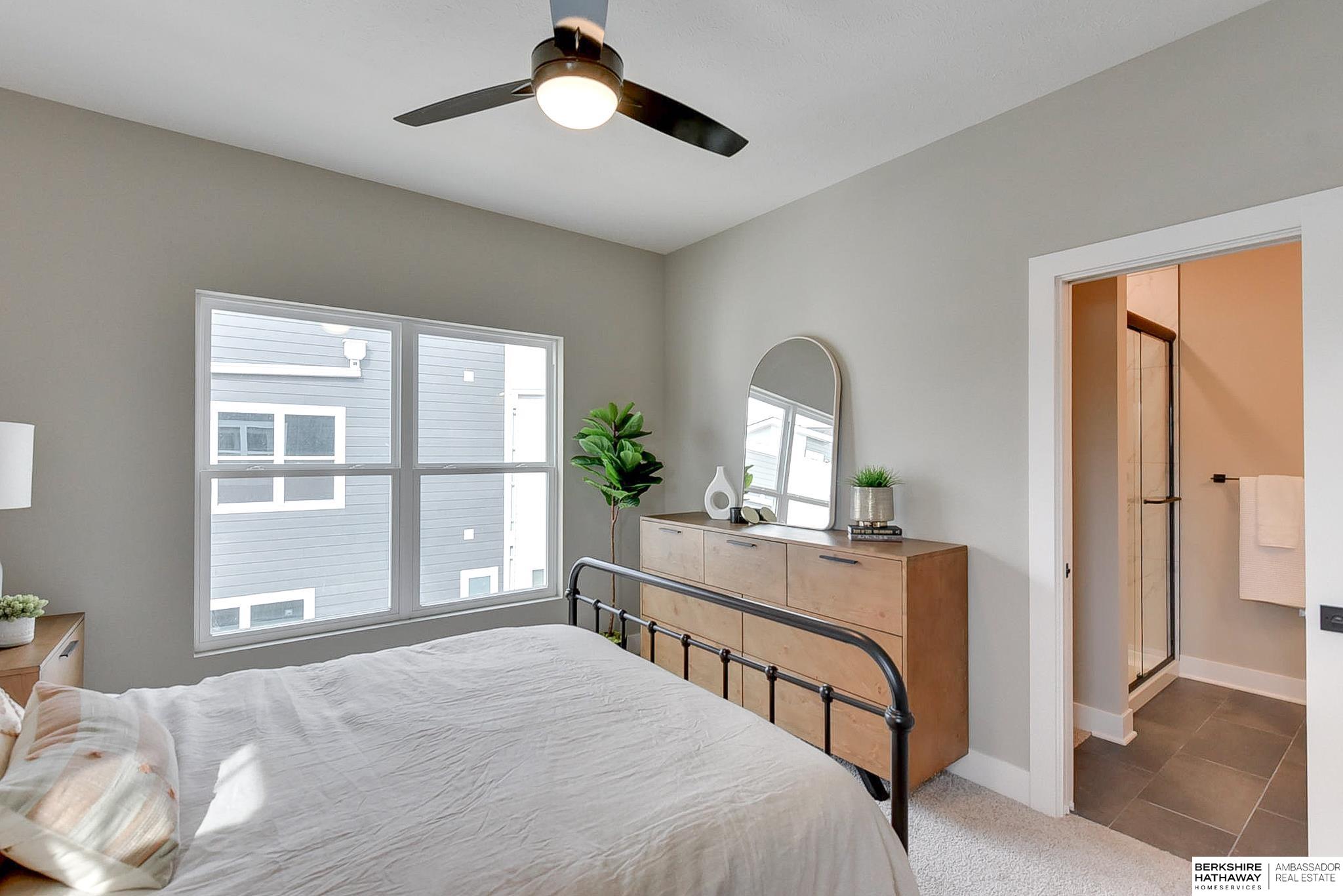 Omaha, Nebraska 68108, United States, 3 Bedrooms Bedrooms, ,4 BathroomsBathrooms,Residential,Active,94882