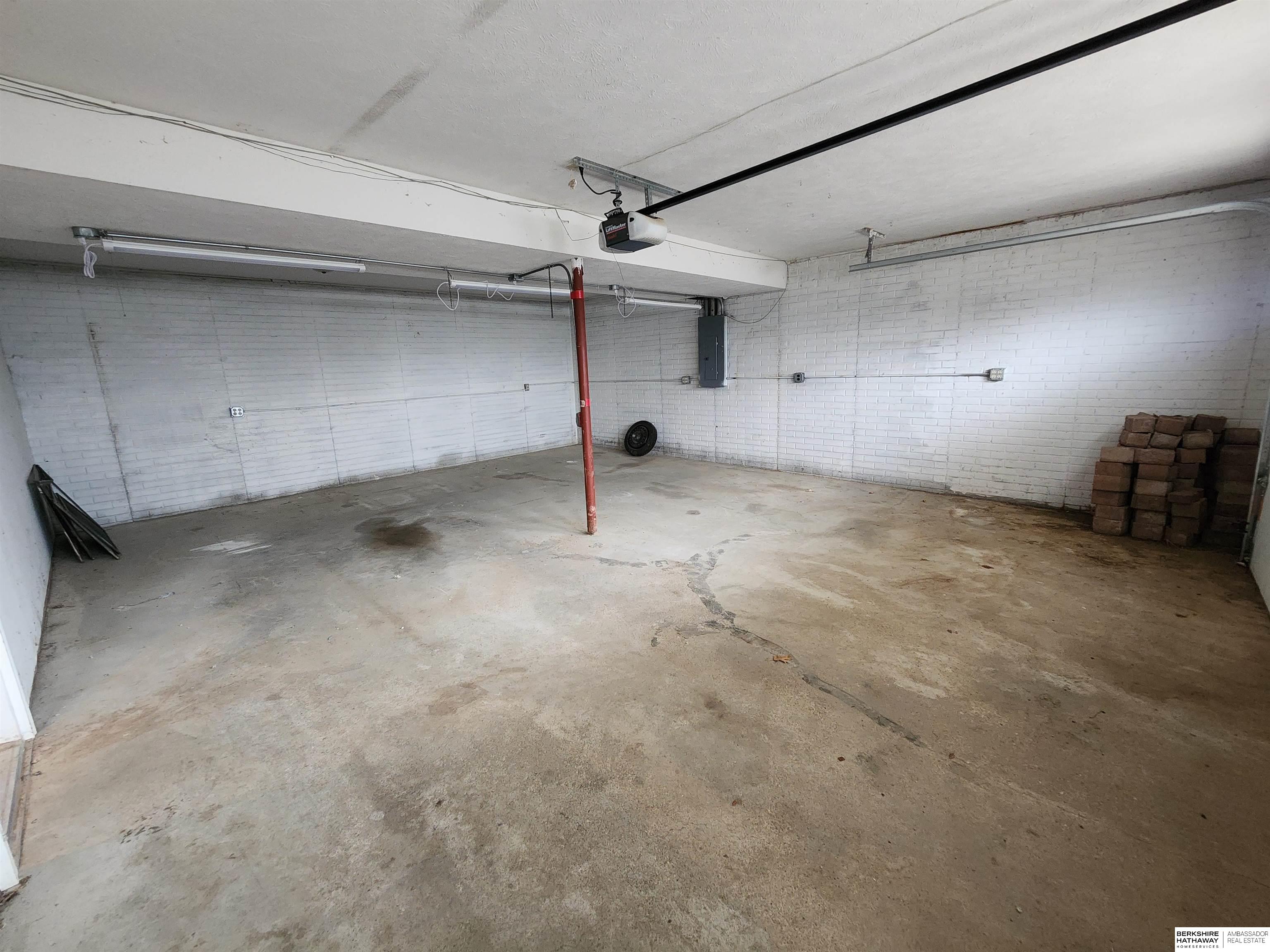 Plattsmouth, Nebraska 68048, United States, 4 Bedrooms Bedrooms, ,3 BathroomsBathrooms,Residential,Pending,100691