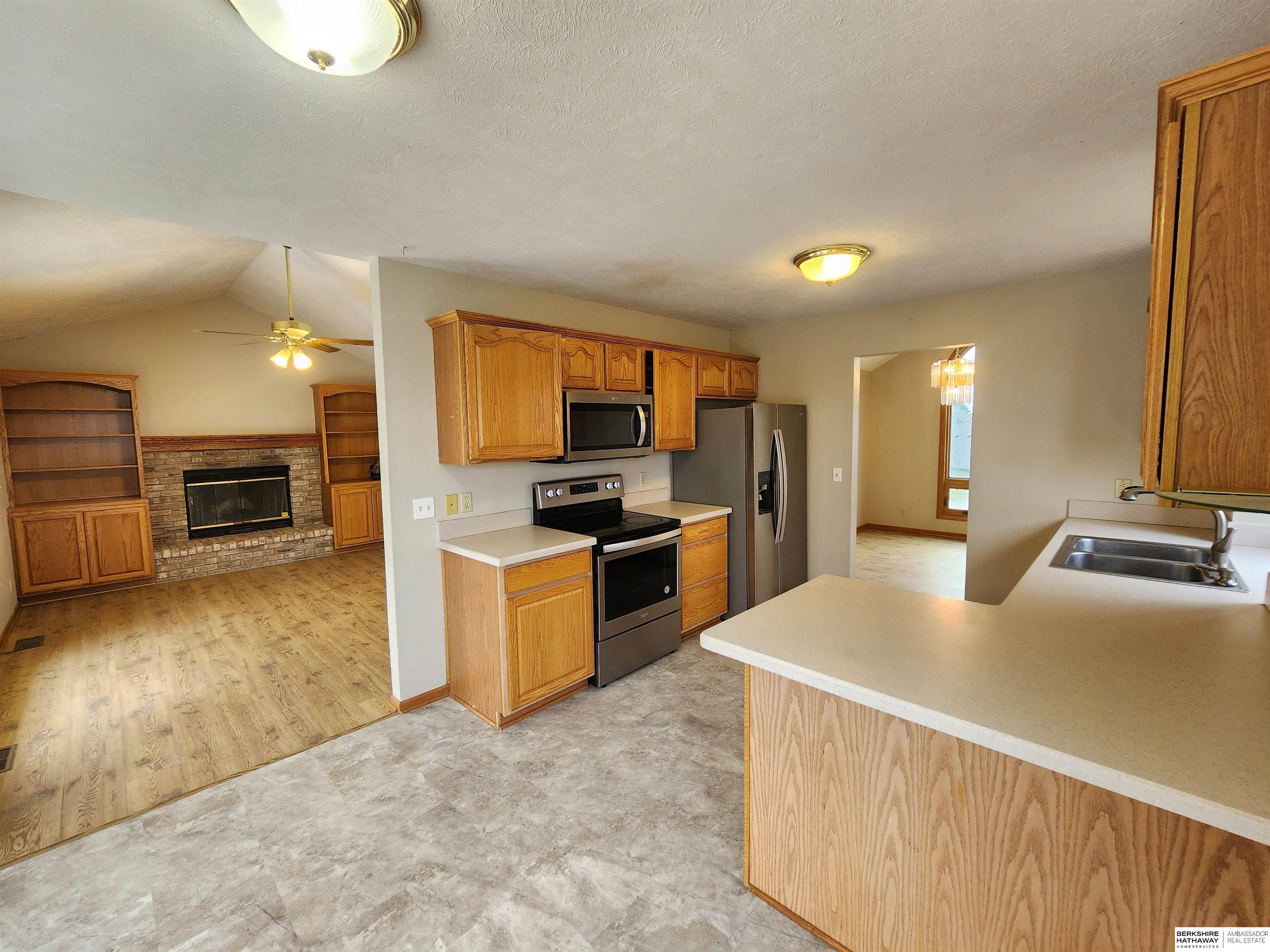 Plattsmouth, Nebraska 68048, United States, 4 Bedrooms Bedrooms, ,3 BathroomsBathrooms,Residential,Pending,100691