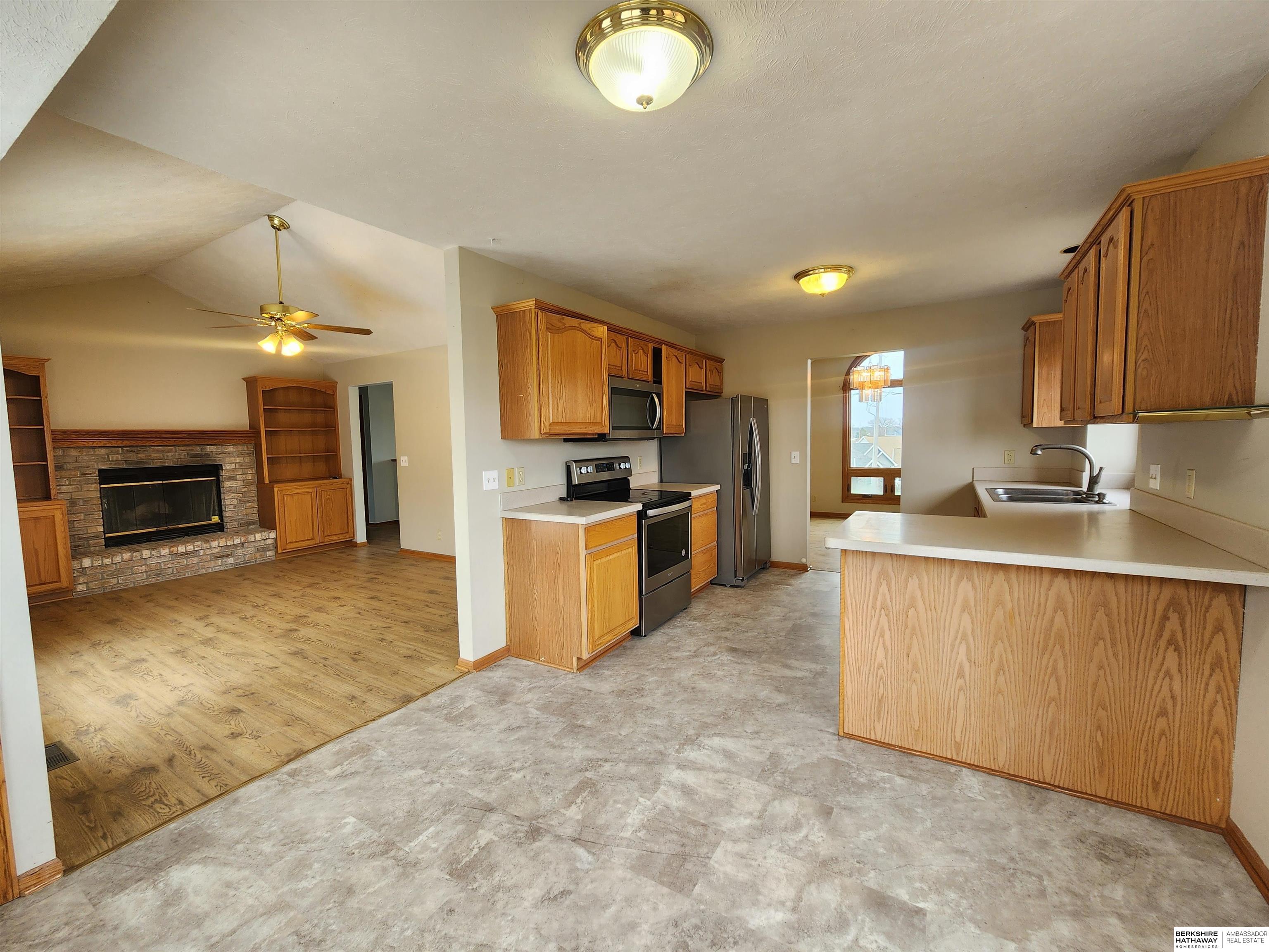 Plattsmouth, Nebraska 68048, United States, 4 Bedrooms Bedrooms, ,3 BathroomsBathrooms,Residential,Pending,100691