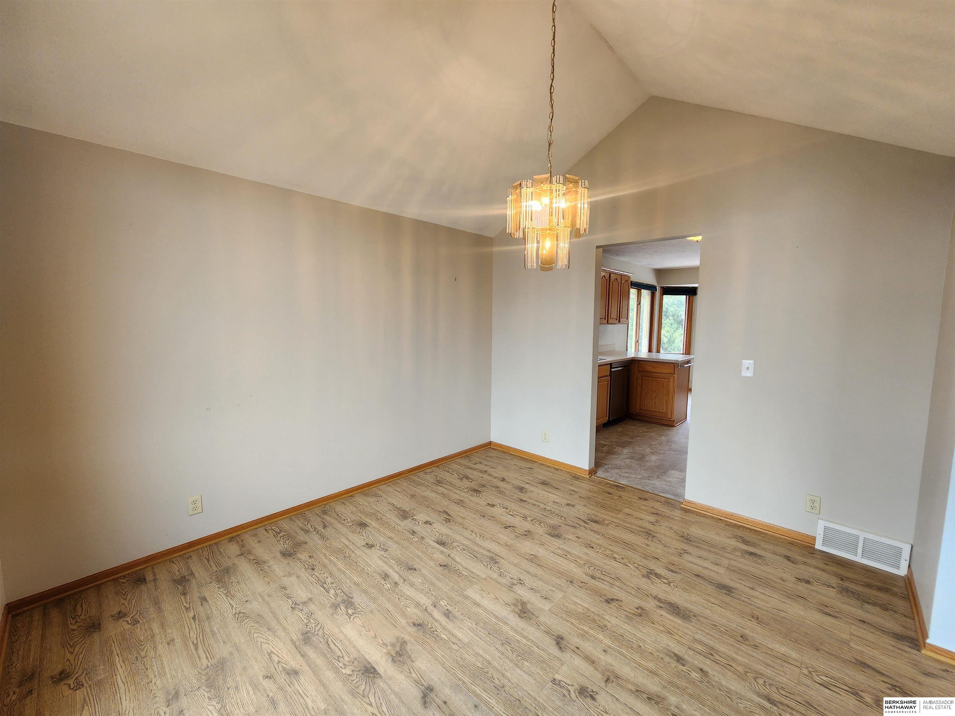 Plattsmouth, Nebraska 68048, United States, 4 Bedrooms Bedrooms, ,3 BathroomsBathrooms,Residential,Pending,100691