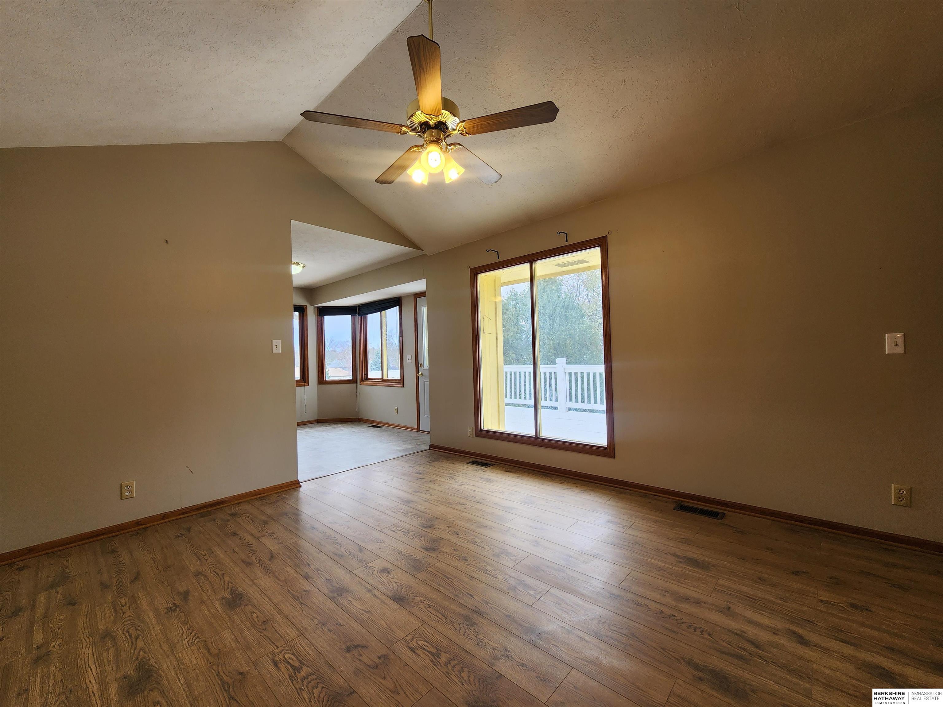 Plattsmouth, Nebraska 68048, United States, 4 Bedrooms Bedrooms, ,3 BathroomsBathrooms,Residential,Pending,100691