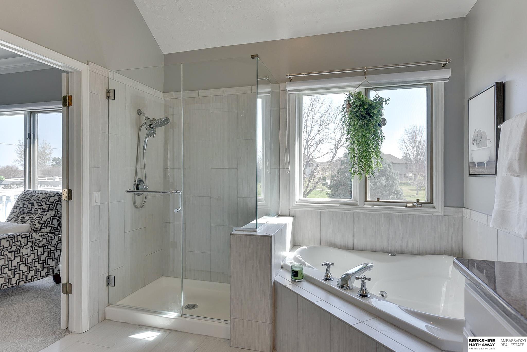 Omaha, Nebraska 68136, United States, 3 Bedrooms Bedrooms, ,3 BathroomsBathrooms,Residential,Active,98334