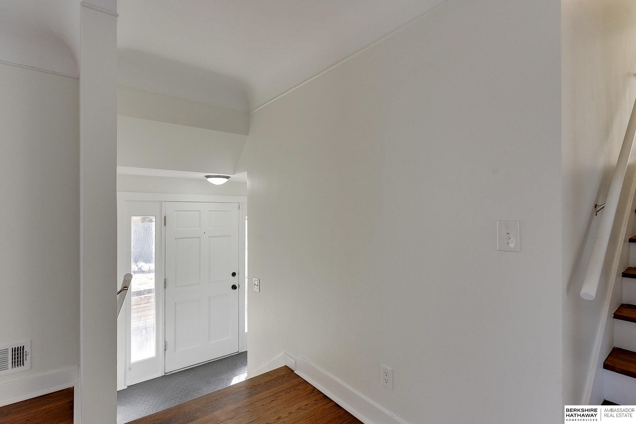 Omaha, Nebraska 68134, United States, 4 Bedrooms Bedrooms, ,3 BathroomsBathrooms,Residential,Pending,18602