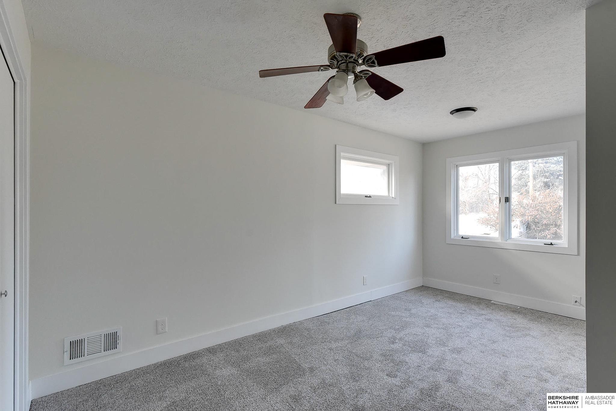 Omaha, Nebraska 68134, United States, 4 Bedrooms Bedrooms, ,3 BathroomsBathrooms,Residential,Pending,18602