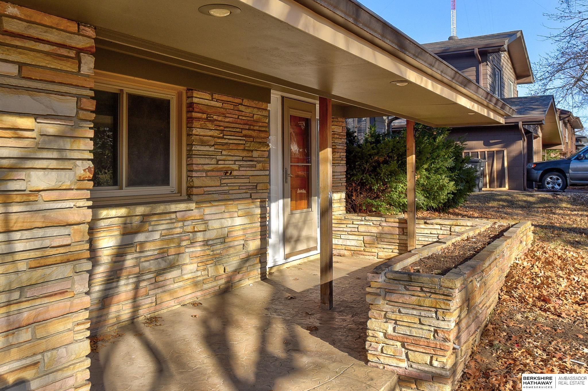 Omaha, Nebraska 68134, United States, 4 Bedrooms Bedrooms, ,3 BathroomsBathrooms,Residential,Pending,18602