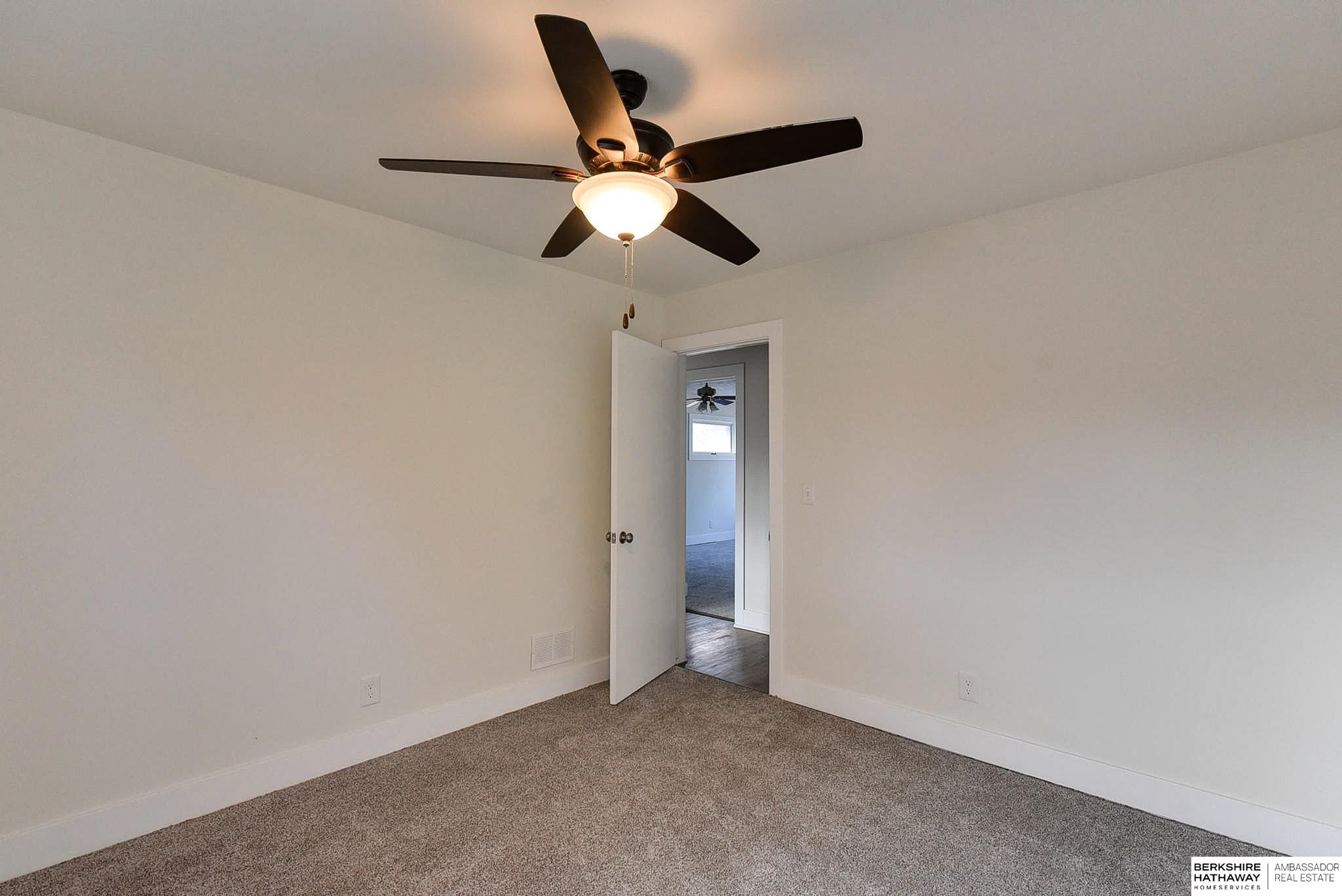 Omaha, Nebraska 68134, United States, 4 Bedrooms Bedrooms, ,3 BathroomsBathrooms,Residential,Pending,18602