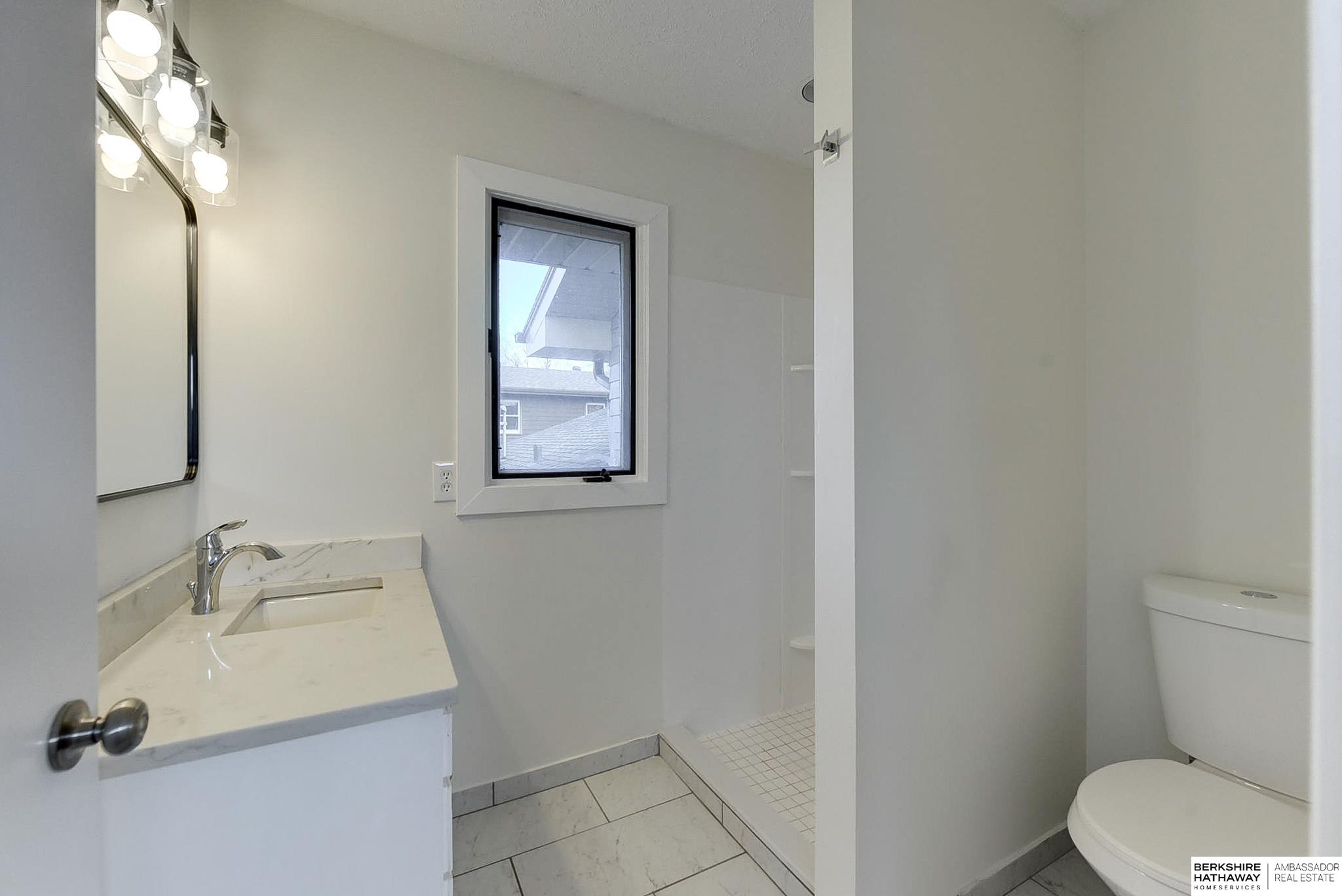 Omaha, Nebraska 68134, United States, 4 Bedrooms Bedrooms, ,3 BathroomsBathrooms,Residential,Pending,18602