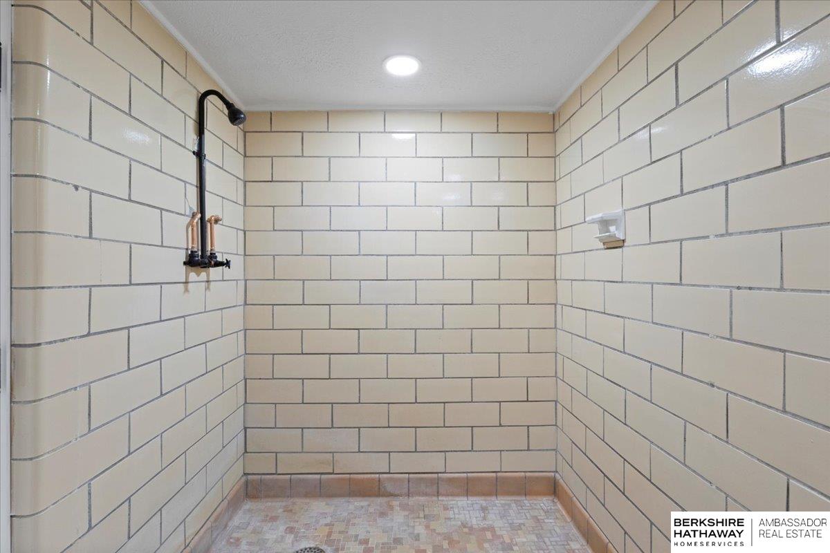 Elkhorn, Nebraska 68022, United States, 4 Bedrooms Bedrooms, ,3 BathroomsBathrooms,Residential,Active,98909