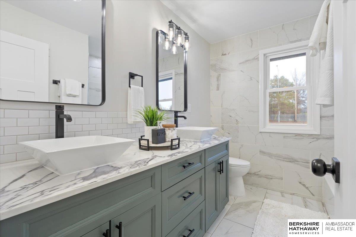 Elkhorn, Nebraska 68022, United States, 4 Bedrooms Bedrooms, ,3 BathroomsBathrooms,Residential,Active,98909