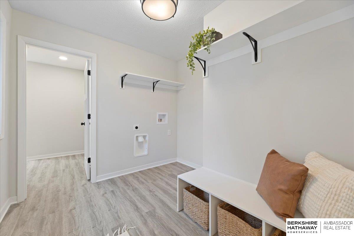 Elkhorn, Nebraska 68022, United States, 4 Bedrooms Bedrooms, ,3 BathroomsBathrooms,Residential,Active,98909