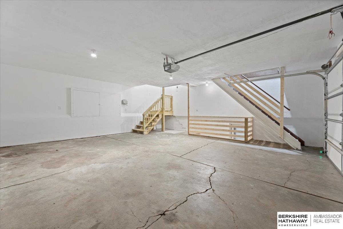 Elkhorn, Nebraska 68022, United States, 4 Bedrooms Bedrooms, ,3 BathroomsBathrooms,Residential,Active,98909