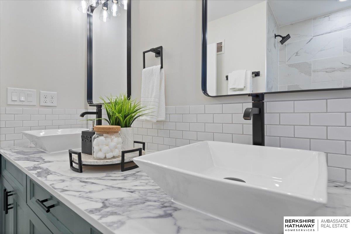 Elkhorn, Nebraska 68022, United States, 4 Bedrooms Bedrooms, ,3 BathroomsBathrooms,Residential,Active,98909