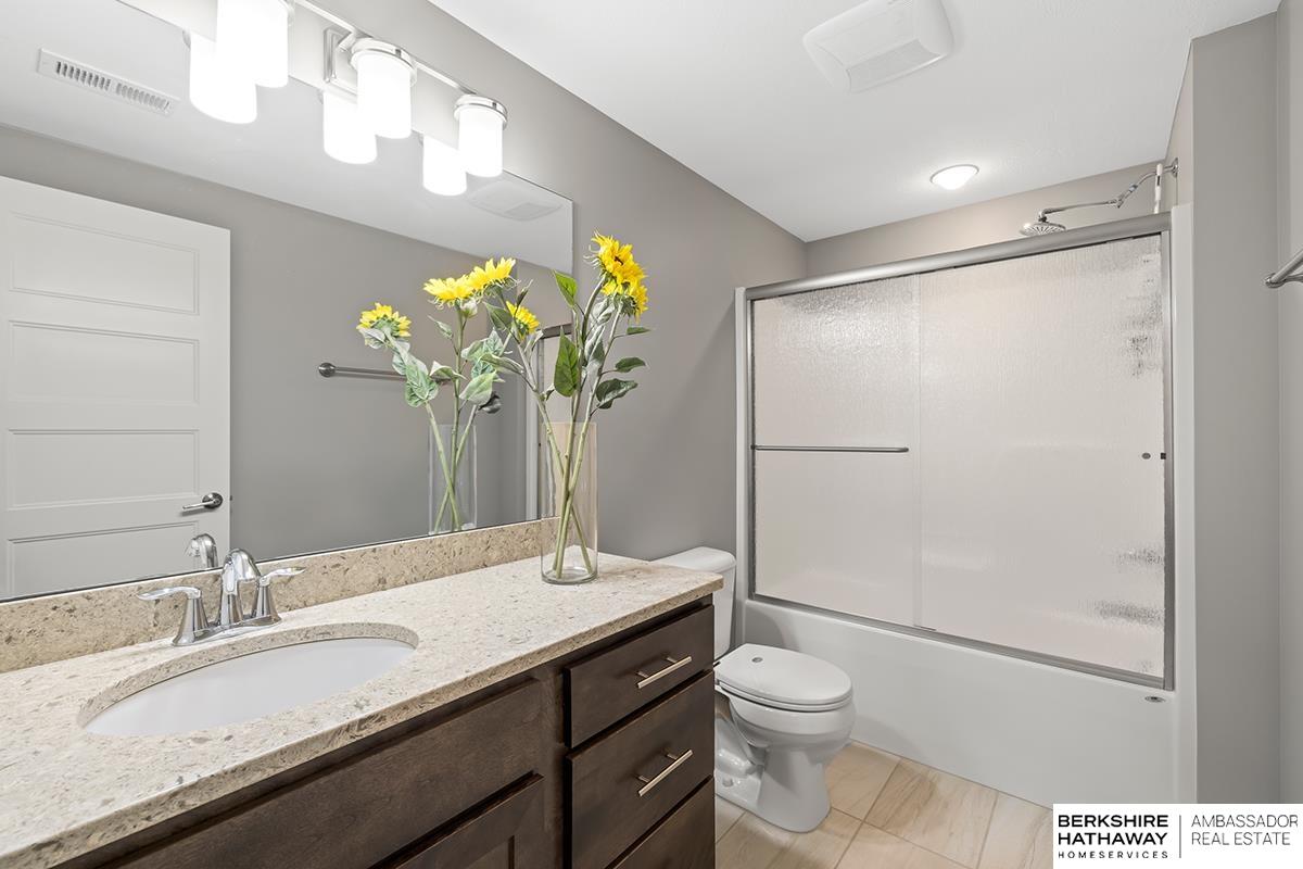 Elkhorn, Nebraska 68022, United States, 4 Bedrooms Bedrooms, ,4 BathroomsBathrooms,Residential,Pending,18723