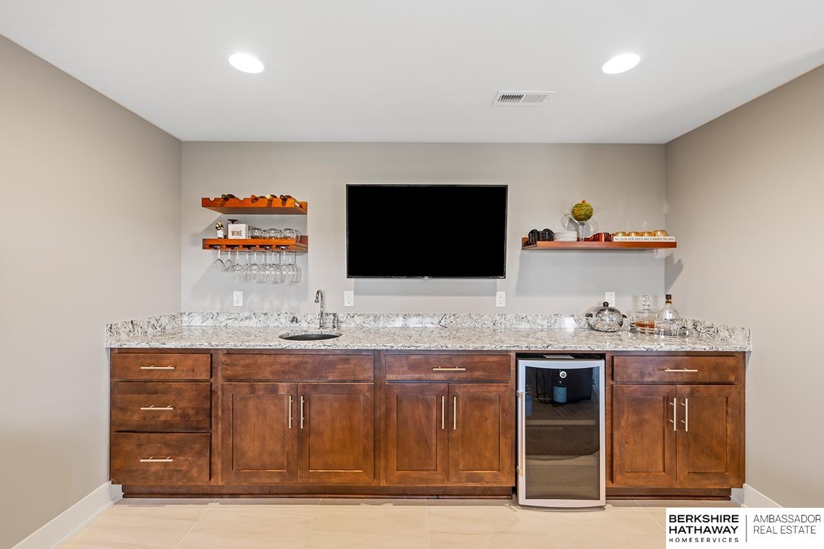 Elkhorn, Nebraska 68022, United States, 4 Bedrooms Bedrooms, ,4 BathroomsBathrooms,Residential,Pending,18723