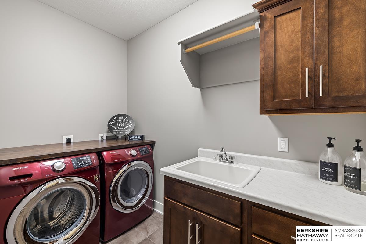 Elkhorn, Nebraska 68022, United States, 4 Bedrooms Bedrooms, ,4 BathroomsBathrooms,Residential,Pending,18723