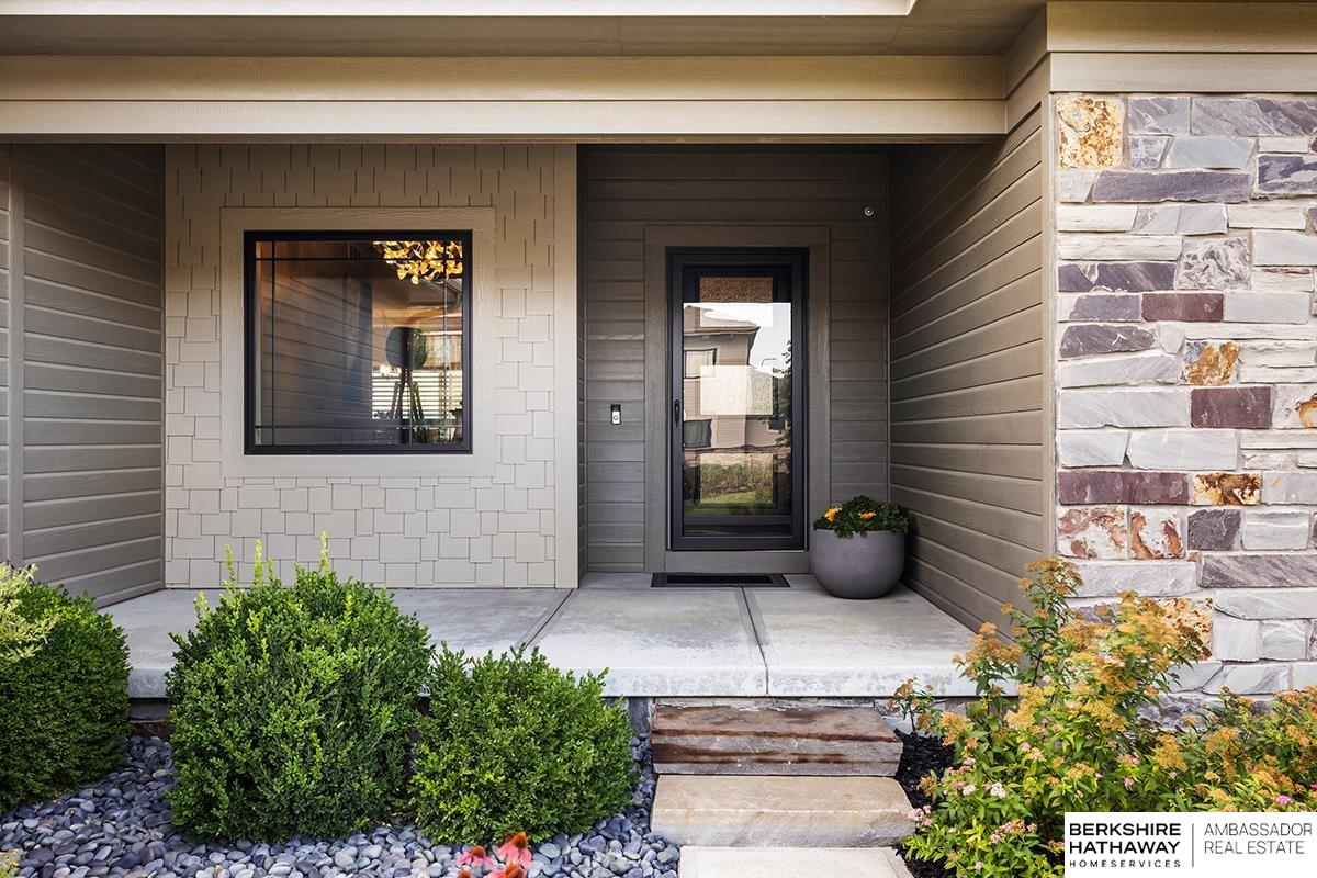 Elkhorn, Nebraska 68022, United States, 4 Bedrooms Bedrooms, ,4 BathroomsBathrooms,Residential,Pending,18723