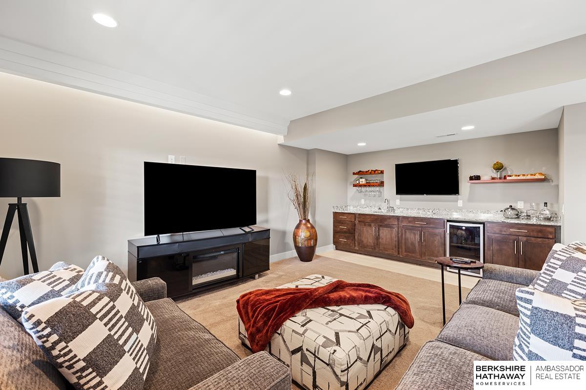 Elkhorn, Nebraska 68022, United States, 4 Bedrooms Bedrooms, ,4 BathroomsBathrooms,Residential,Pending,18723