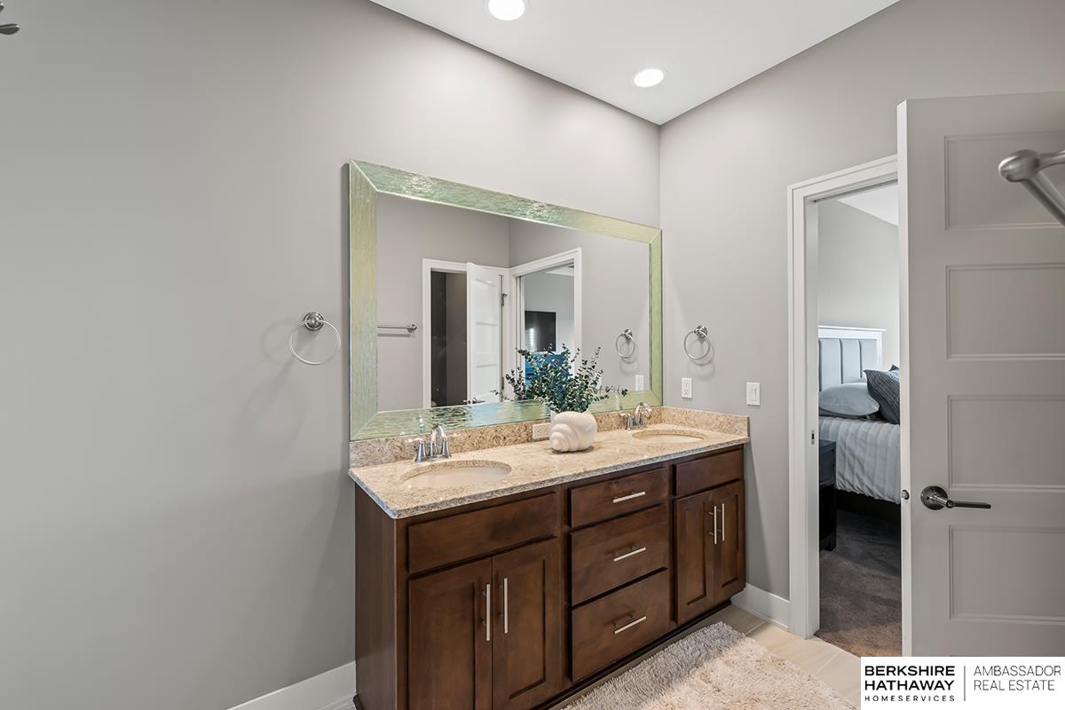 Elkhorn, Nebraska 68022, United States, 4 Bedrooms Bedrooms, ,4 BathroomsBathrooms,Residential,Pending,18723