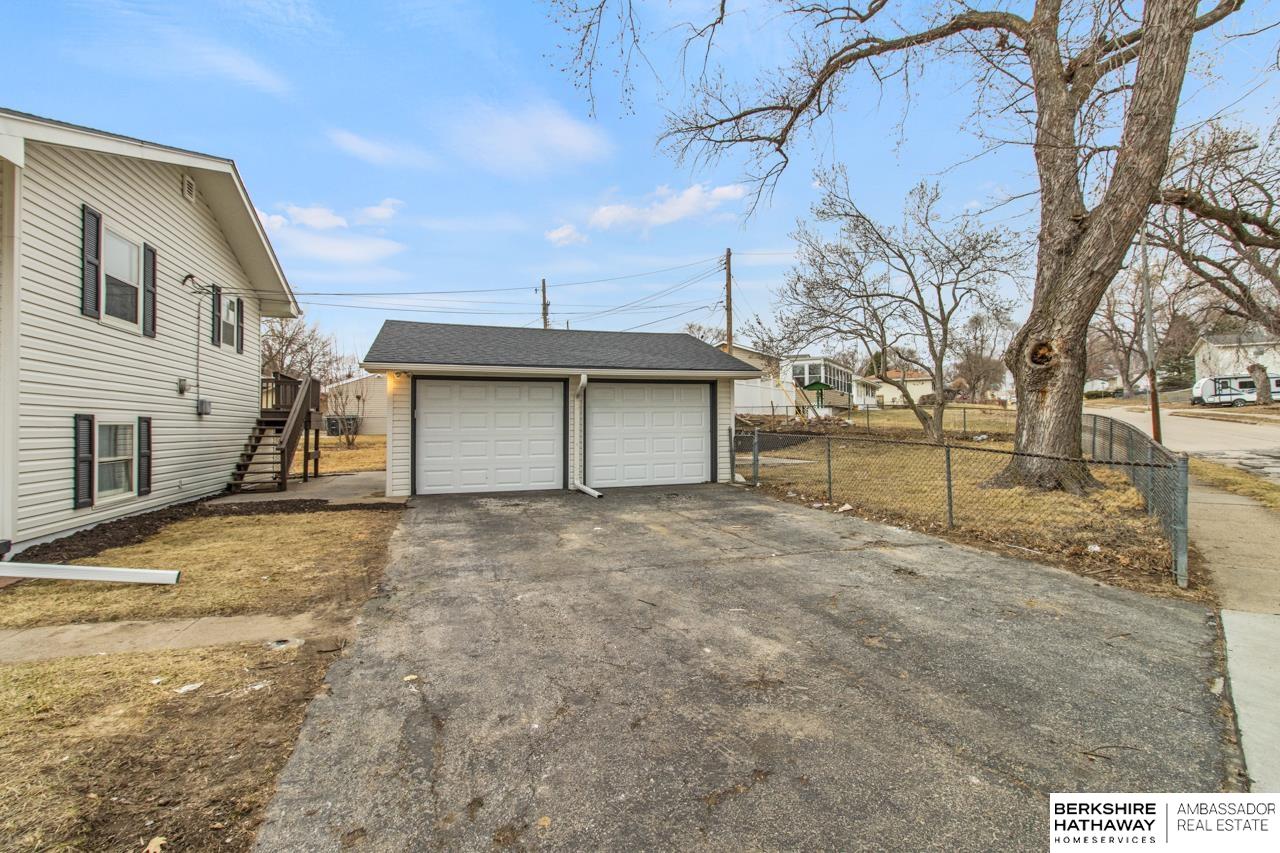 Omaha, Nebraska 68134, United States, 3 Bedrooms Bedrooms, ,2 BathroomsBathrooms,Residential,Pending,92921