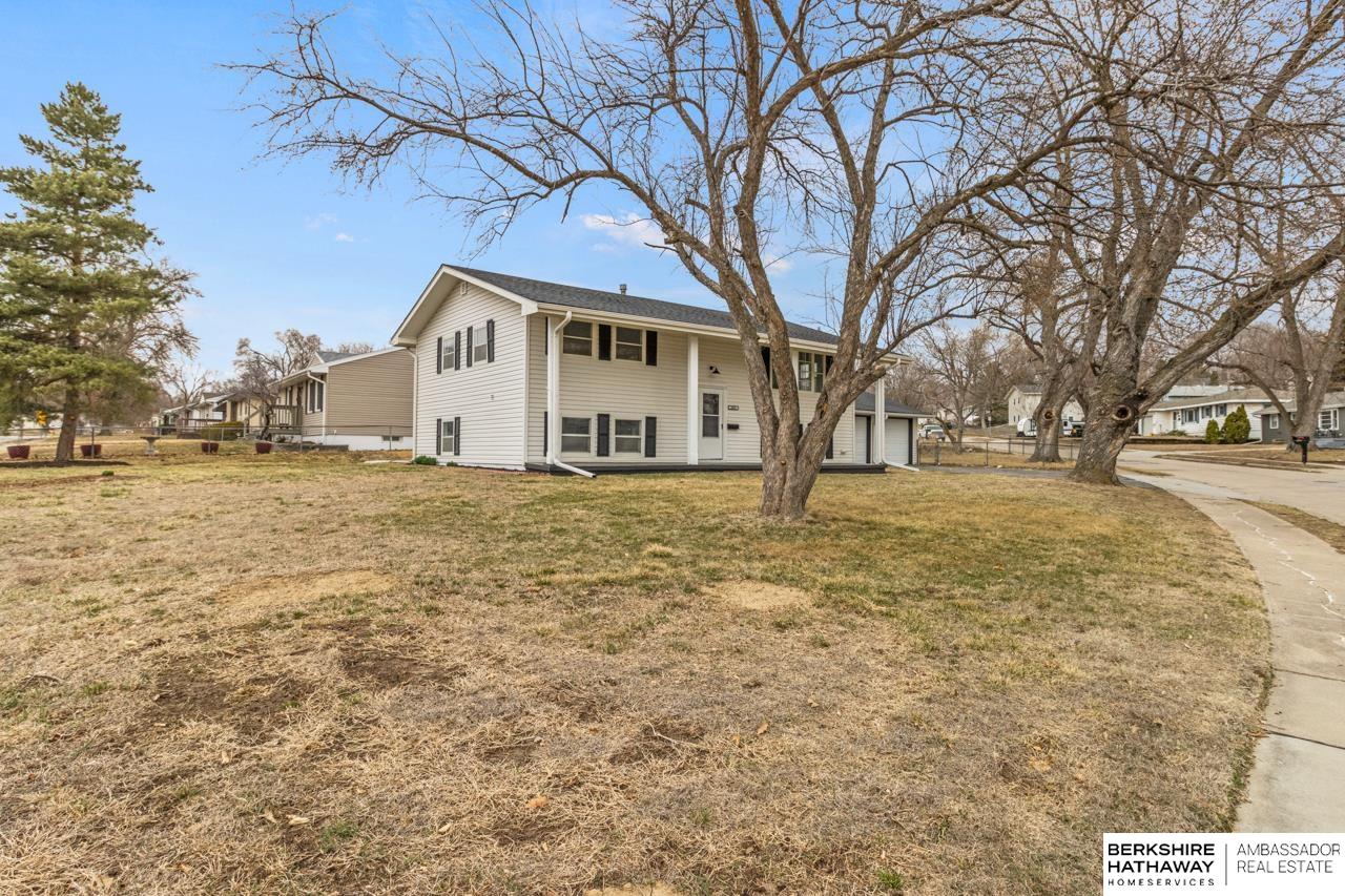 Omaha, Nebraska 68134, United States, 3 Bedrooms Bedrooms, ,2 BathroomsBathrooms,Residential,Pending,92921