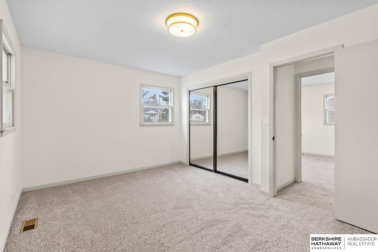 Omaha, Nebraska 68134, United States, 3 Bedrooms Bedrooms, ,2 BathroomsBathrooms,Residential,Pending,92921