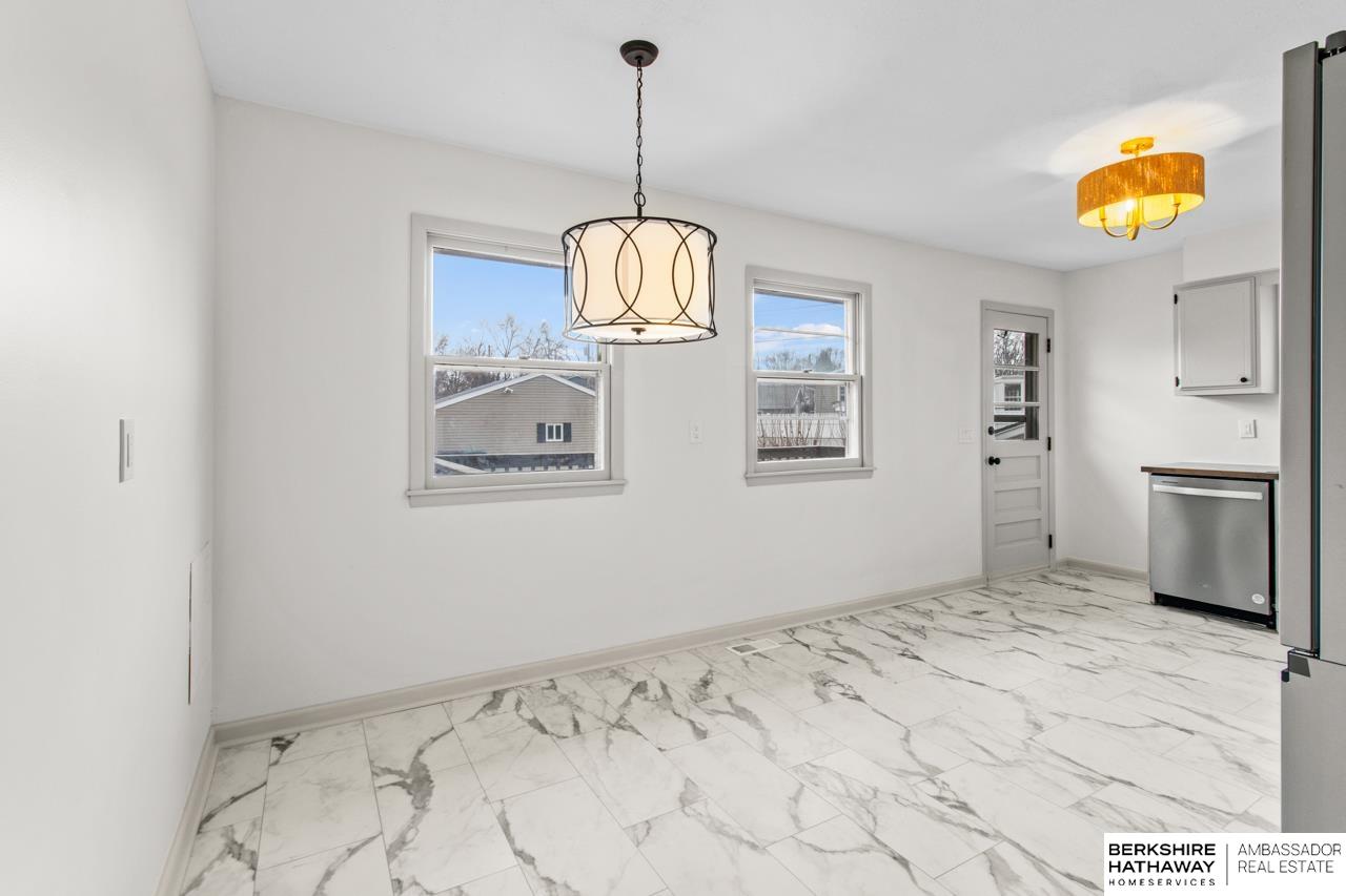 Omaha, Nebraska 68134, United States, 3 Bedrooms Bedrooms, ,2 BathroomsBathrooms,Residential,Pending,92921