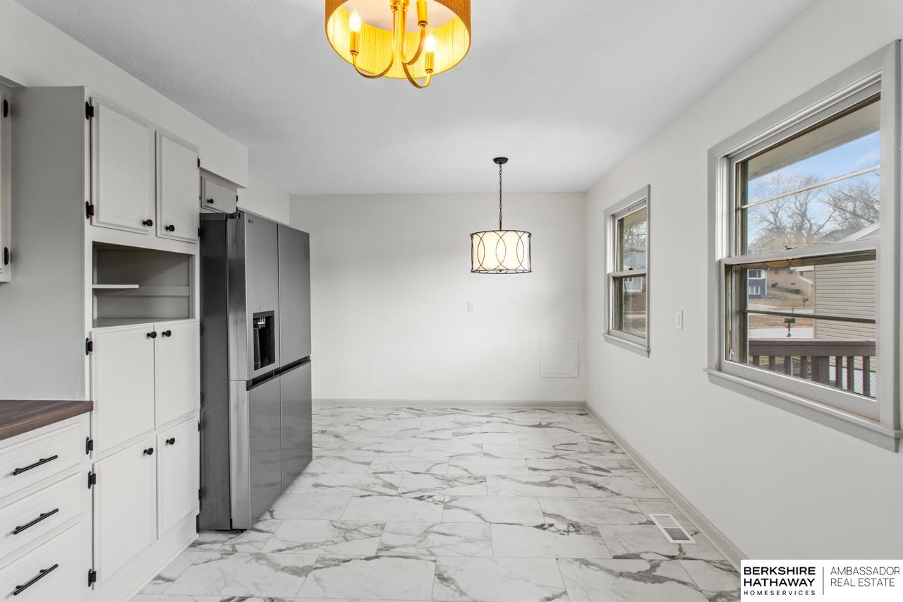 Omaha, Nebraska 68134, United States, 3 Bedrooms Bedrooms, ,2 BathroomsBathrooms,Residential,Pending,92921