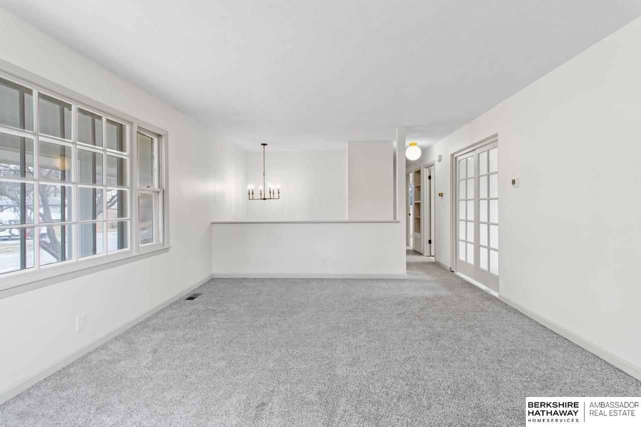 Omaha, Nebraska 68134, United States, 3 Bedrooms Bedrooms, ,2 BathroomsBathrooms,Residential,Pending,92921