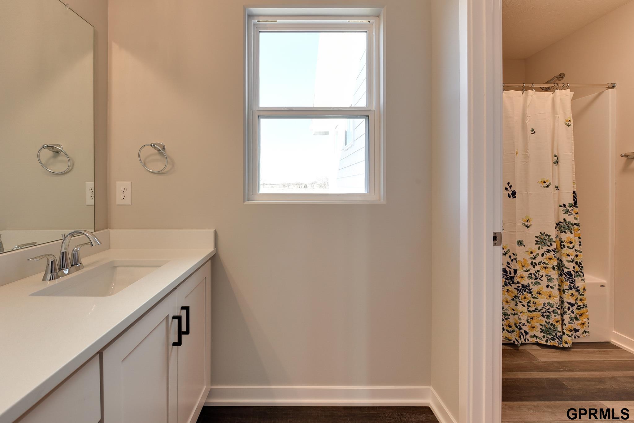 Elkhorn, Nebraska 68022, United States, 4 Bedrooms Bedrooms, ,3 BathroomsBathrooms,Residential,Active,23796