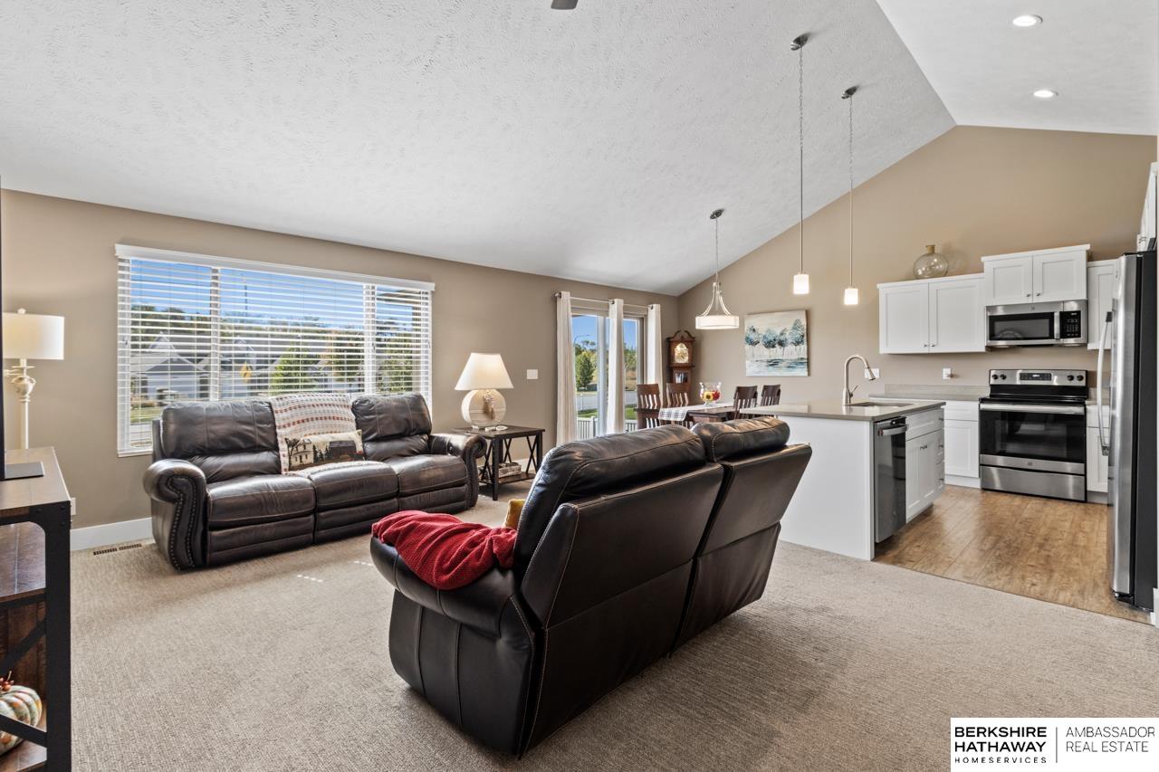 Omaha, Nebraska 68022, United States, 2 Bedrooms Bedrooms, ,2 BathroomsBathrooms,Residential,Active,9926