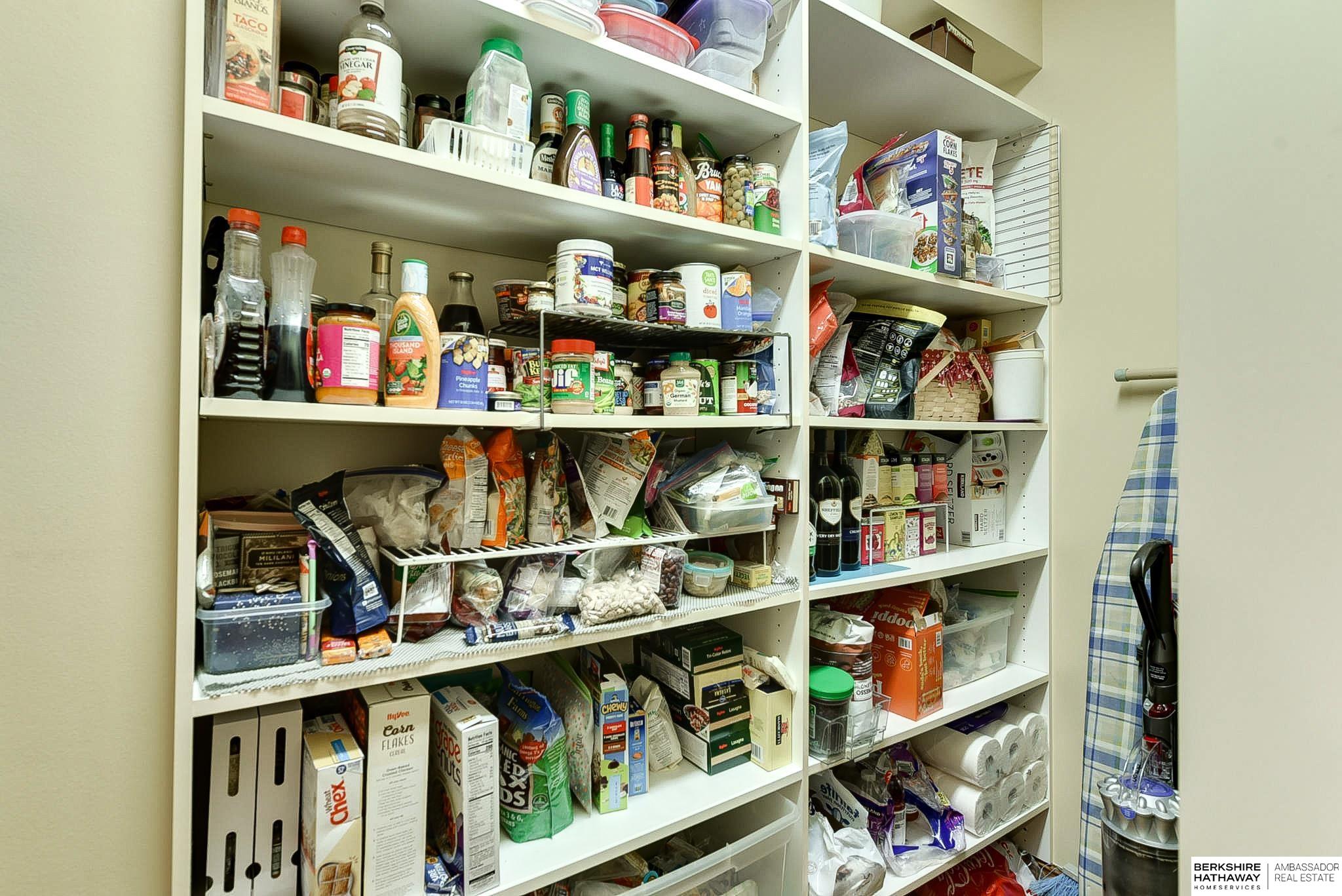 Elkhorn, Nebraska 68022, United States, 5 Bedrooms Bedrooms, ,5 BathroomsBathrooms,Residential,Active,96870