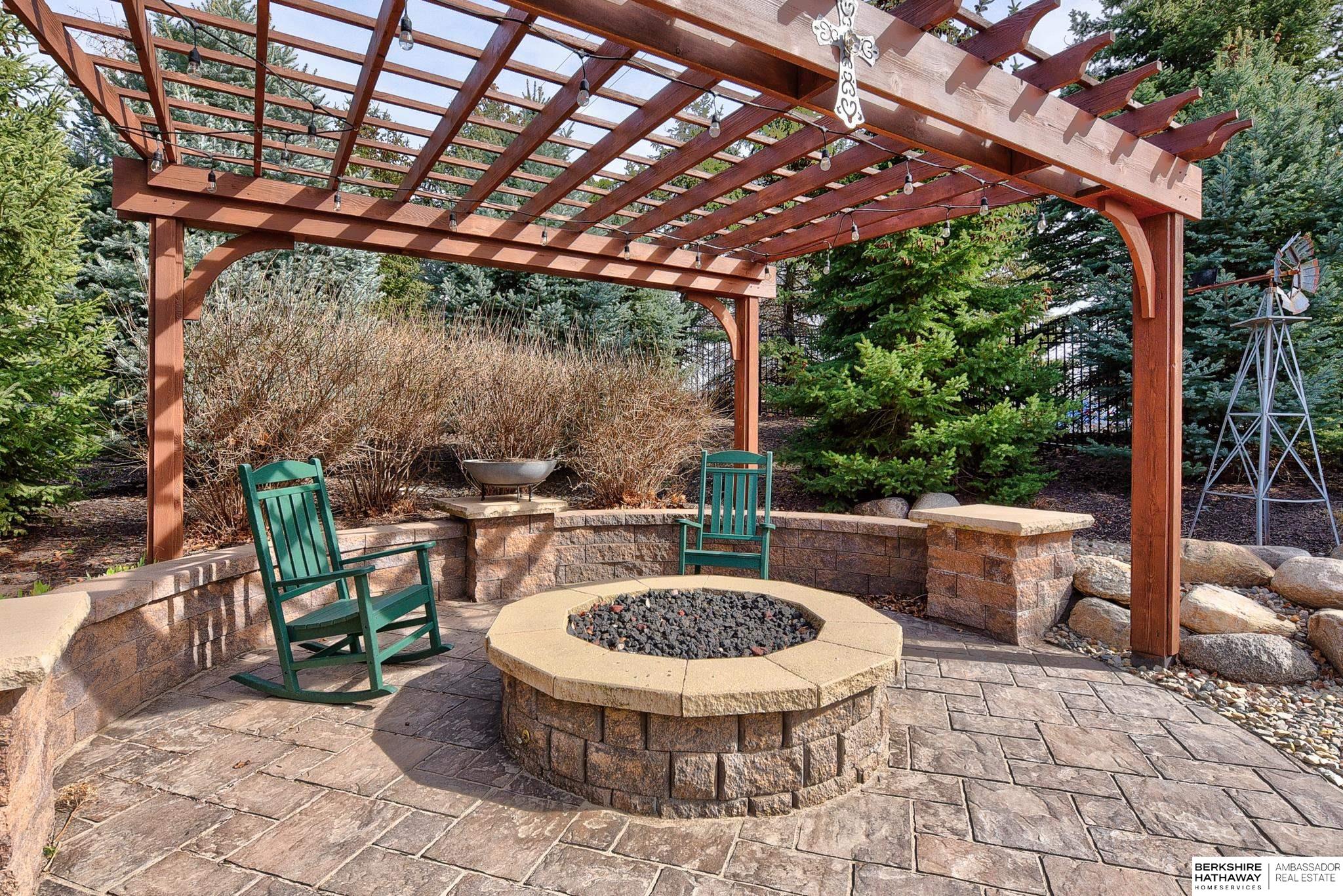 Elkhorn, Nebraska 68022, United States, 5 Bedrooms Bedrooms, ,5 BathroomsBathrooms,Residential,Active,96870