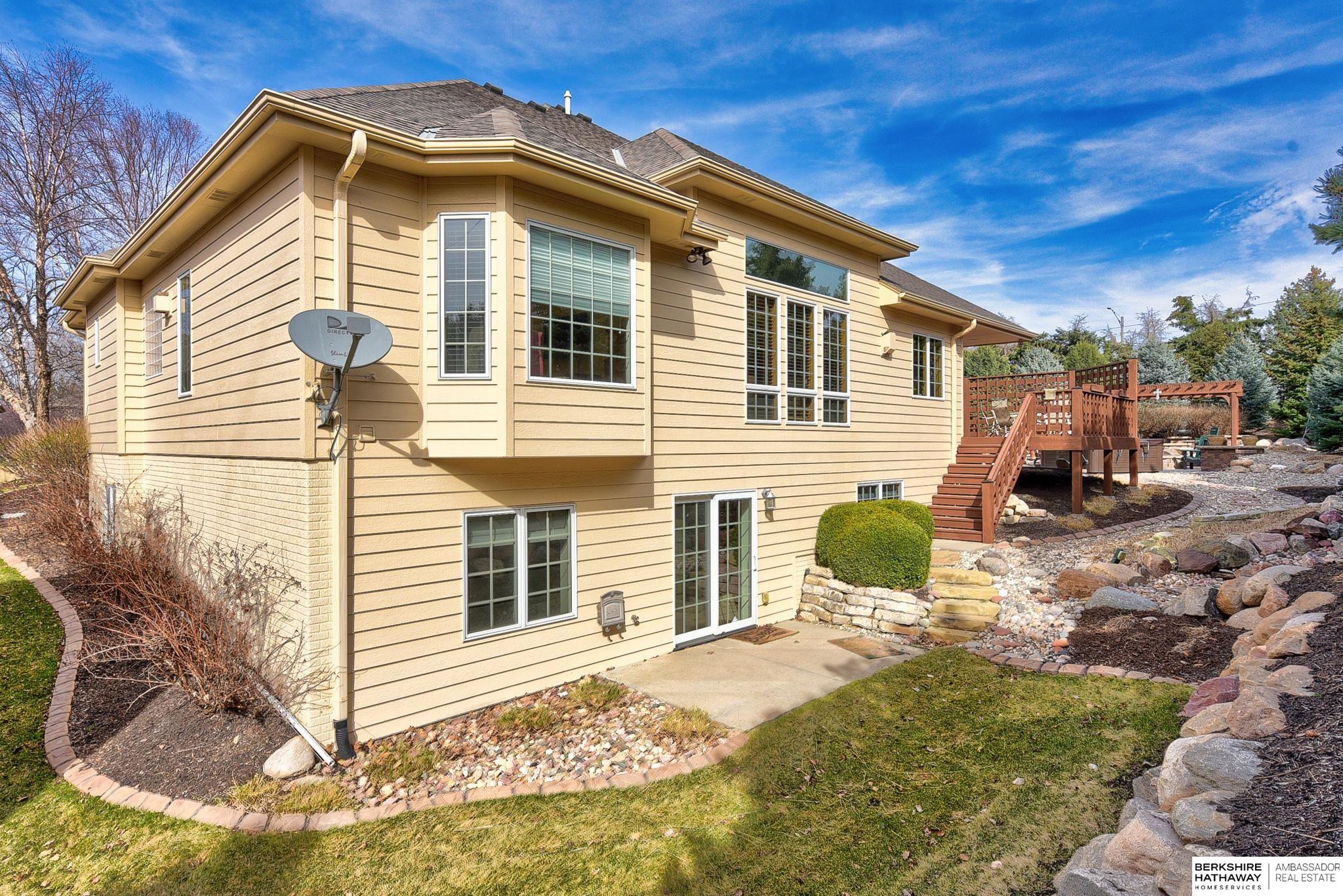 Elkhorn, Nebraska 68022, United States, 5 Bedrooms Bedrooms, ,5 BathroomsBathrooms,Residential,Active,96870