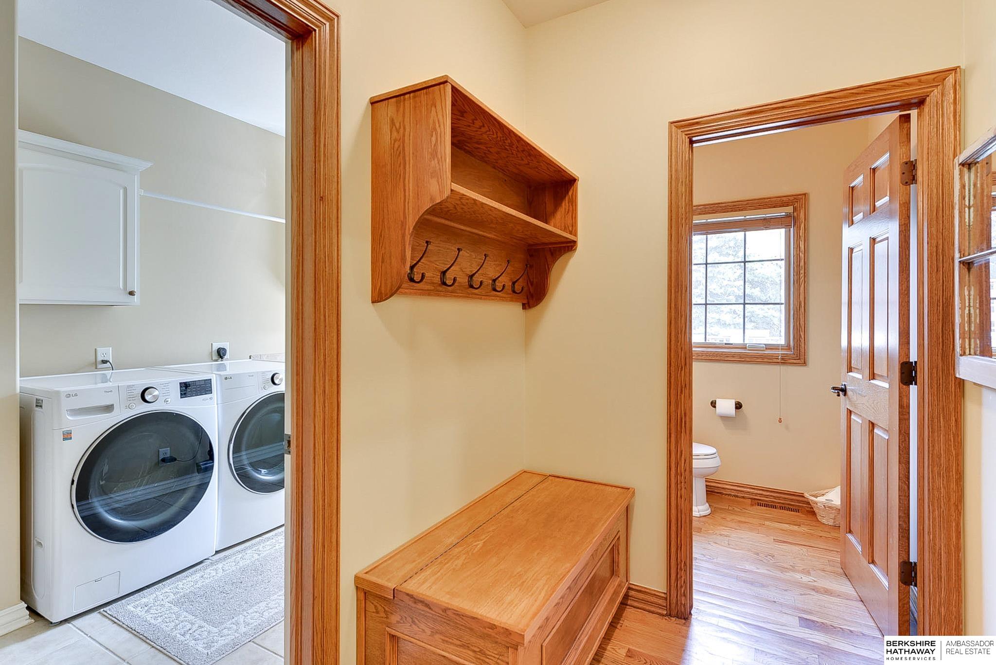 Elkhorn, Nebraska 68022, United States, 5 Bedrooms Bedrooms, ,5 BathroomsBathrooms,Residential,Active,96870