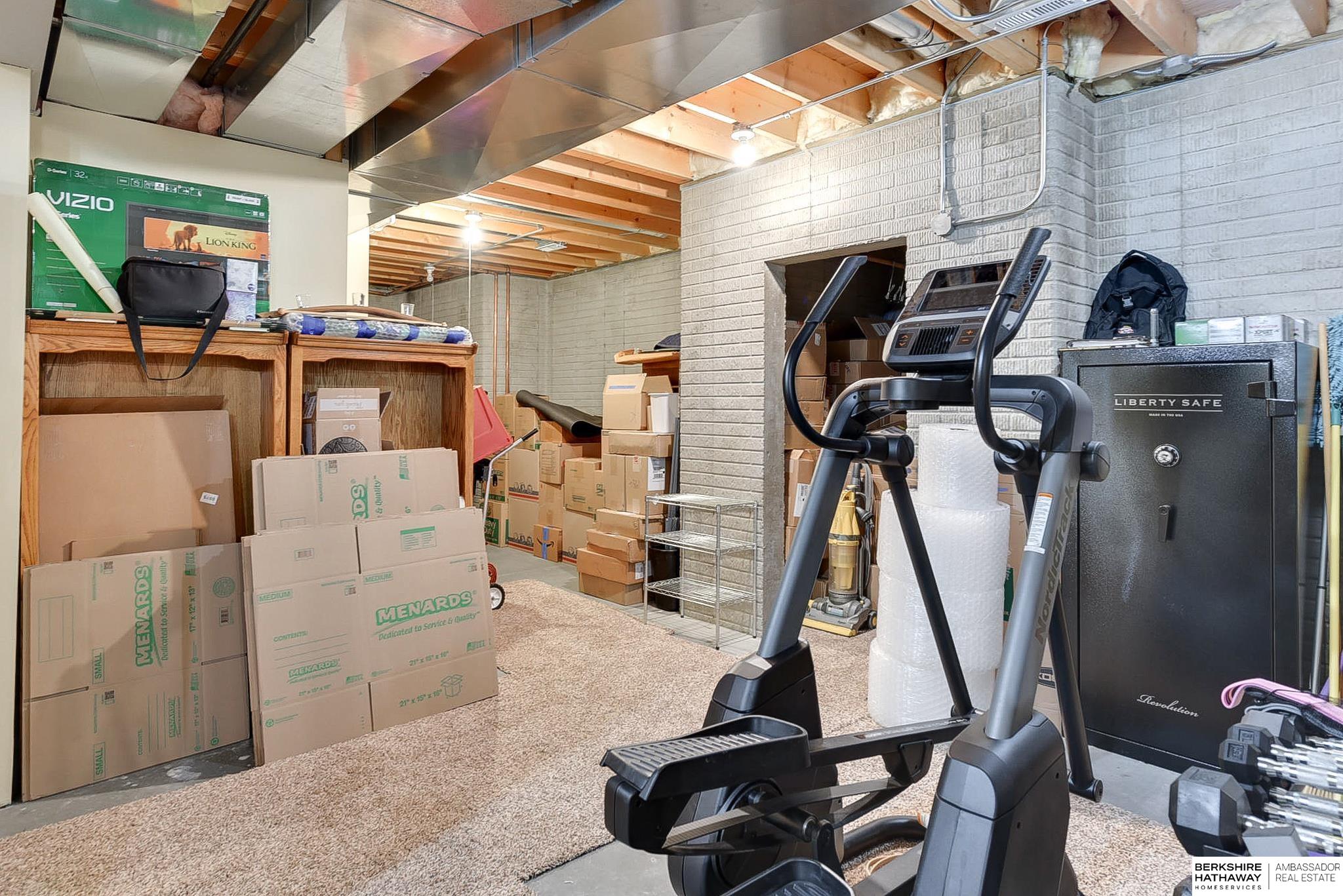 Elkhorn, Nebraska 68022, United States, 5 Bedrooms Bedrooms, ,5 BathroomsBathrooms,Residential,Active,96870