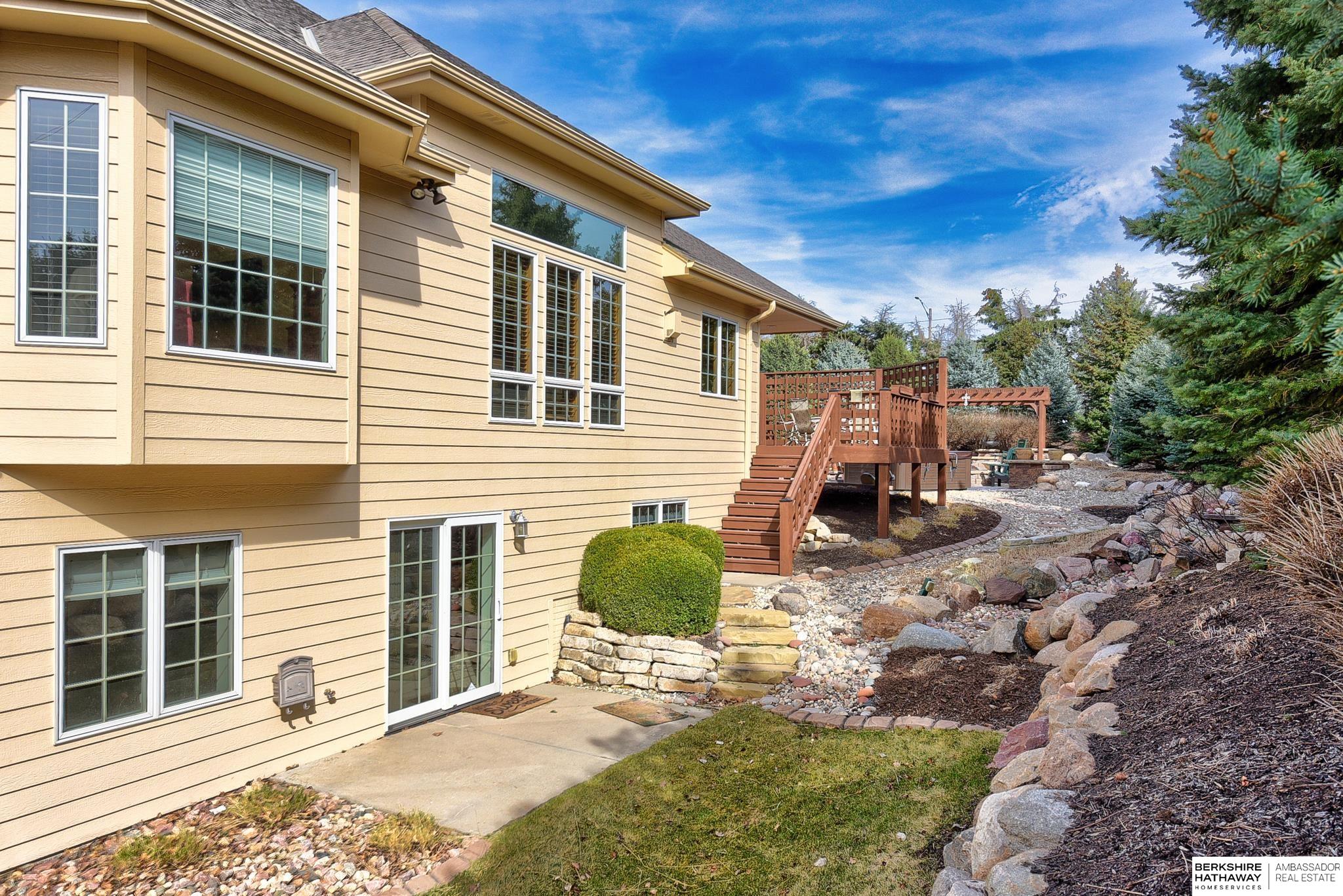 Elkhorn, Nebraska 68022, United States, 5 Bedrooms Bedrooms, ,5 BathroomsBathrooms,Residential,Active,96870