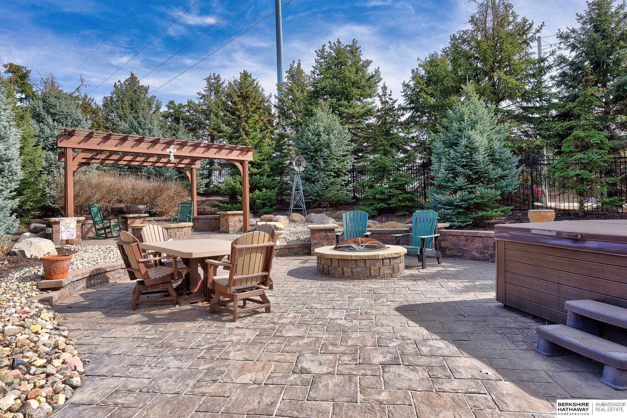 Elkhorn, Nebraska 68022, United States, 5 Bedrooms Bedrooms, ,5 BathroomsBathrooms,Residential,Active,96870