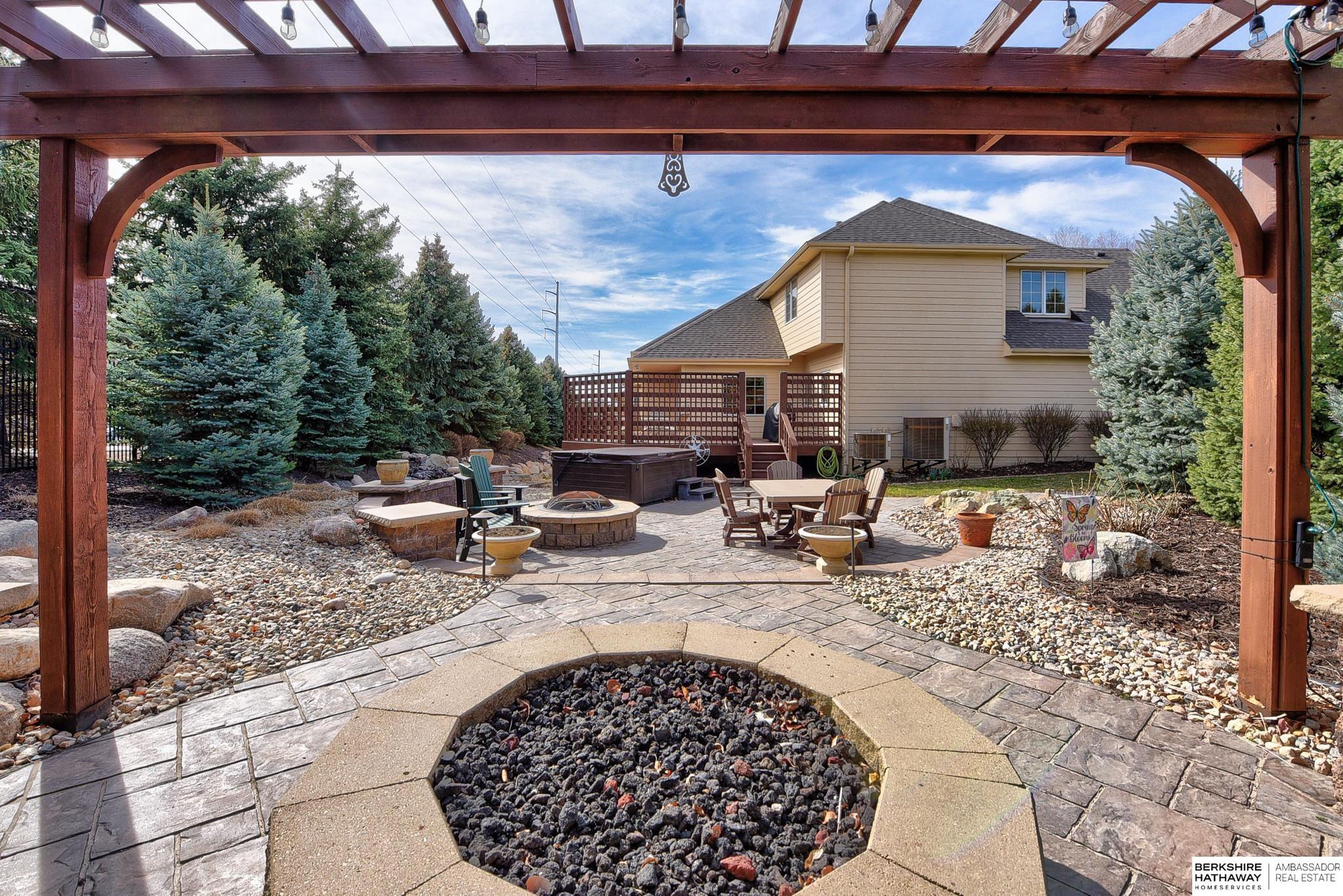 Elkhorn, Nebraska 68022, United States, 5 Bedrooms Bedrooms, ,5 BathroomsBathrooms,Residential,Active,96870