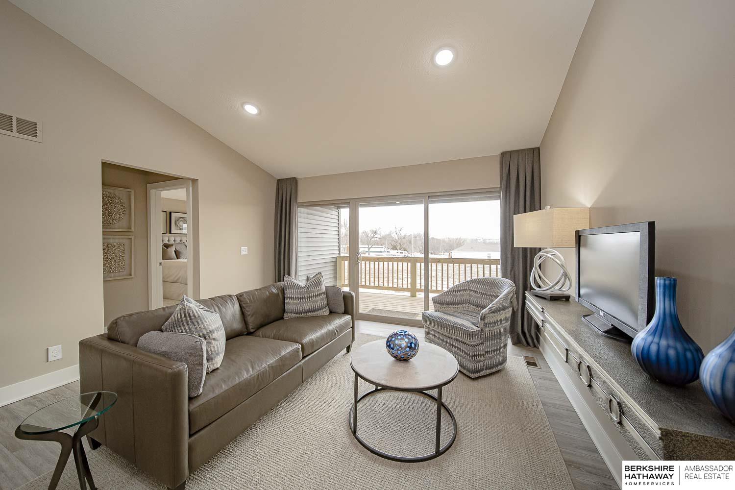 Omaha, Nebraska 68118, United States, 2 Bedrooms Bedrooms, ,2 BathroomsBathrooms,Residential,Active,47150