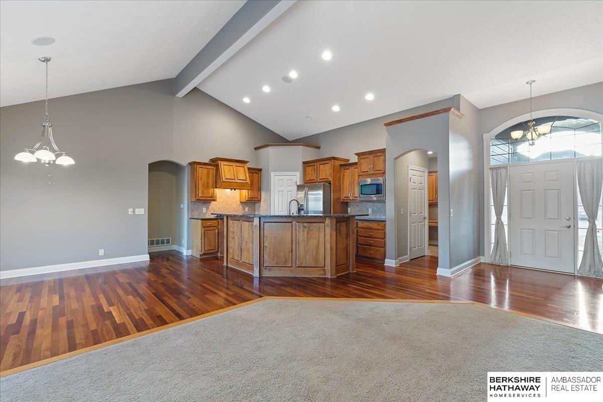 Omaha, Nebraska 68022, United States, 5 Bedrooms Bedrooms, ,4 BathroomsBathrooms,Residential,Pending,107668