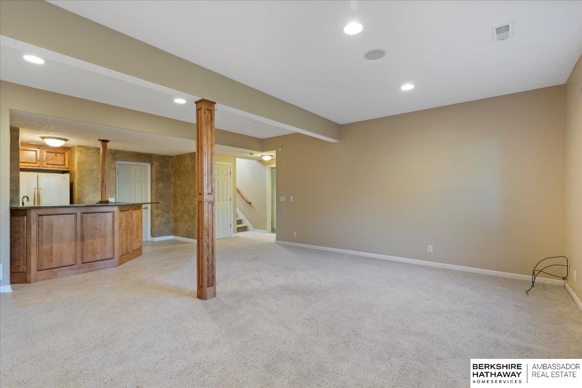 Omaha, Nebraska 68022, United States, 5 Bedrooms Bedrooms, ,4 BathroomsBathrooms,Residential,Pending,107668