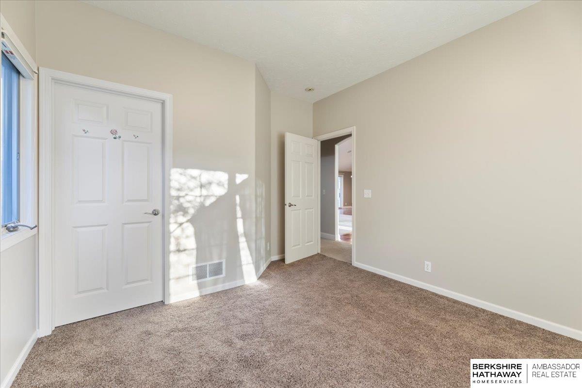 Omaha, Nebraska 68022, United States, 5 Bedrooms Bedrooms, ,4 BathroomsBathrooms,Residential,Pending,107668