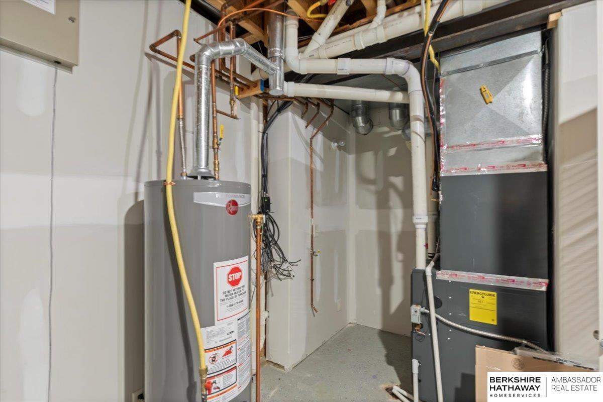 Omaha, Nebraska 68022, United States, 5 Bedrooms Bedrooms, ,4 BathroomsBathrooms,Residential,Pending,107668