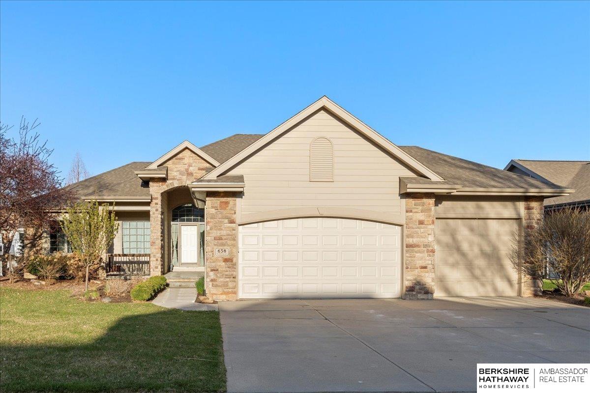 Omaha, Nebraska 68022, United States, 5 Bedrooms Bedrooms, ,4 BathroomsBathrooms,Residential,Pending,107668