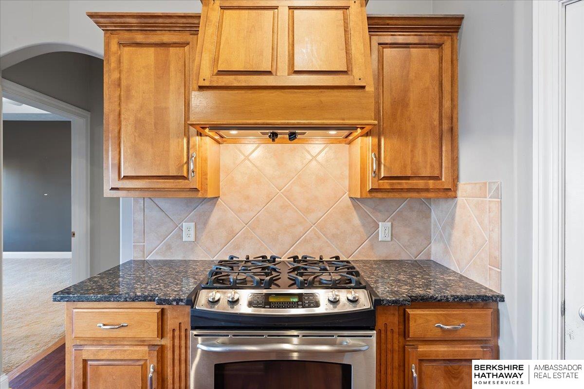 Omaha, Nebraska 68022, United States, 5 Bedrooms Bedrooms, ,4 BathroomsBathrooms,Residential,Pending,107668