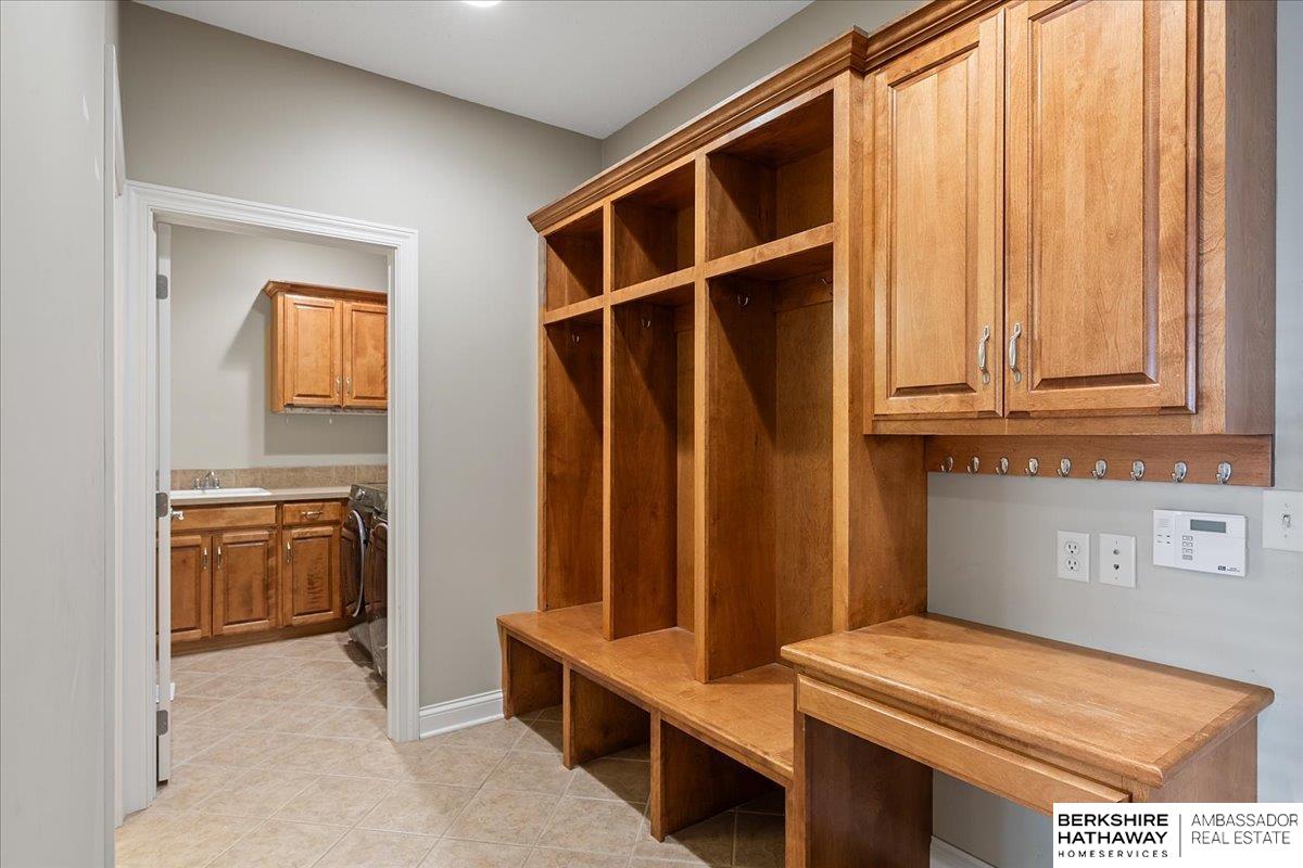 Omaha, Nebraska 68022, United States, 5 Bedrooms Bedrooms, ,4 BathroomsBathrooms,Residential,Pending,107668